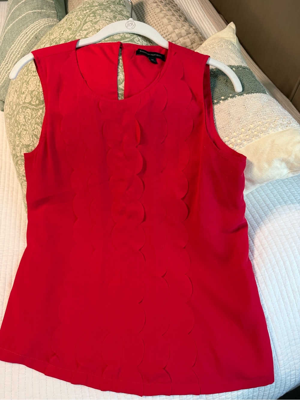 Banana Republic Red Sleeveless Scallop-Front Tank